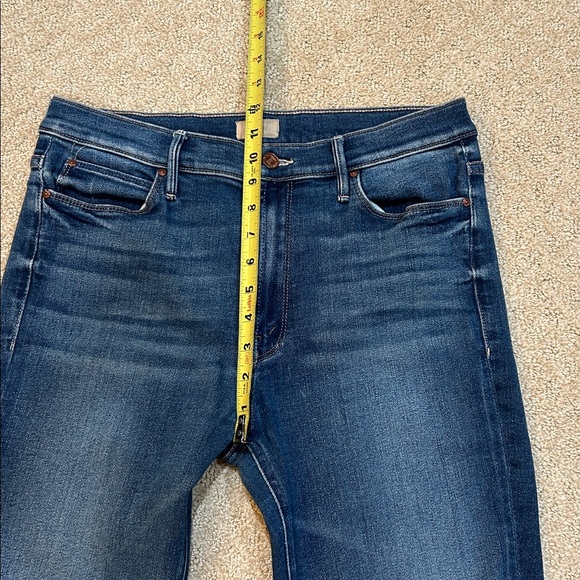 MOTHER The Runaway High-Waisted Flared Jeans in Sweet And Sassy 32 - Picture 12 of 16